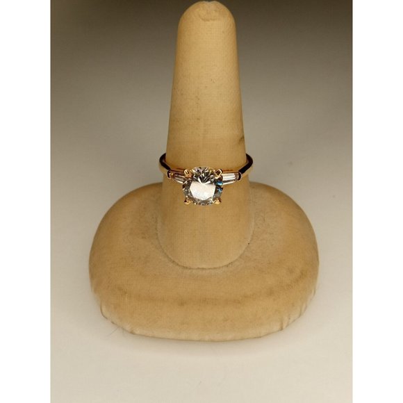 Gold Tone 3 White Circle/Rectangle Rhinestones Ring Size 10 (10c2) - Picture 3 of 6